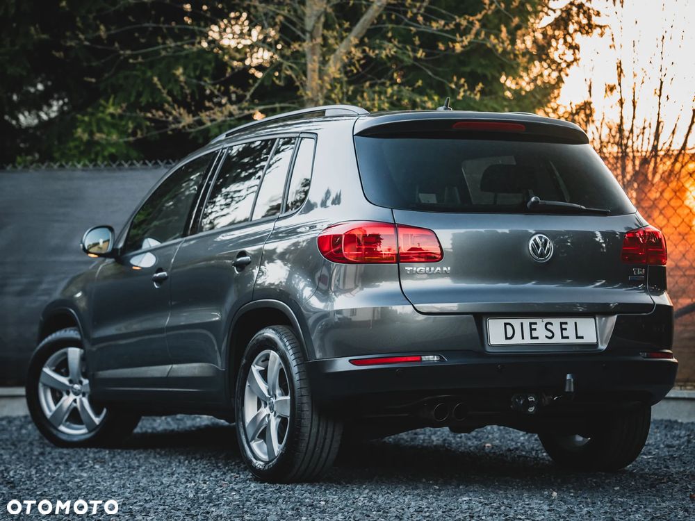 Volkswagen Tiguan 2.0 TDI DPF BlueMotion Technology Lounge Sport & Style - 14