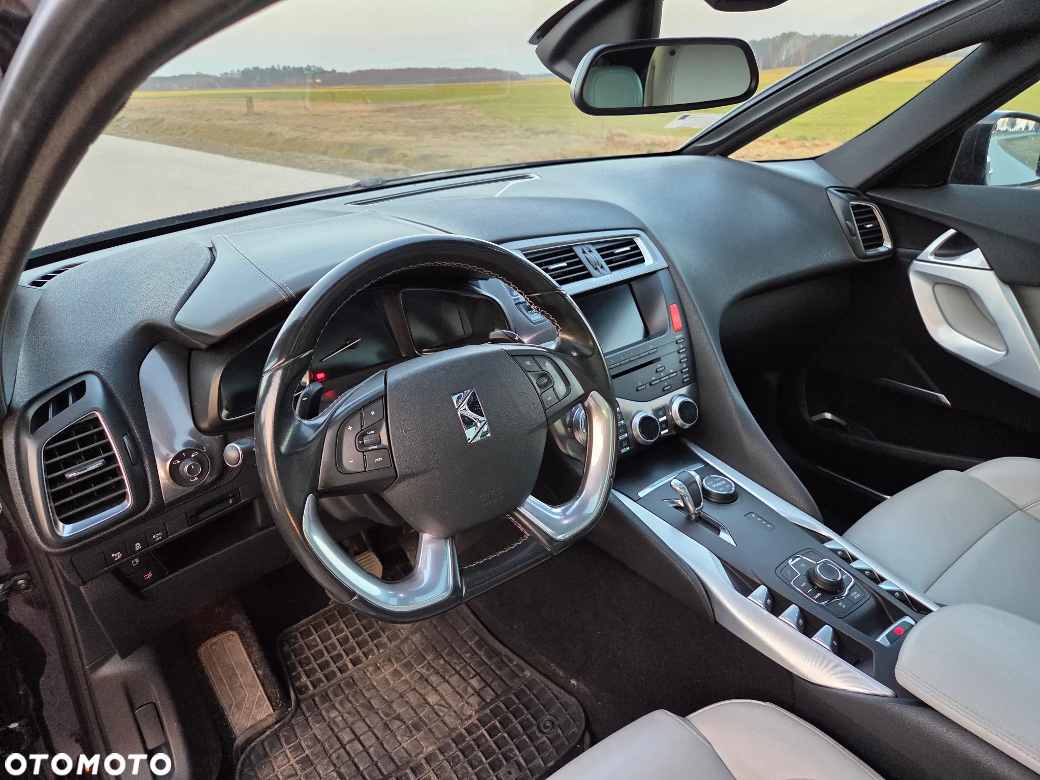 Citroën DS5 2.0 HDi Hybrid4 SoChic MCP - 11