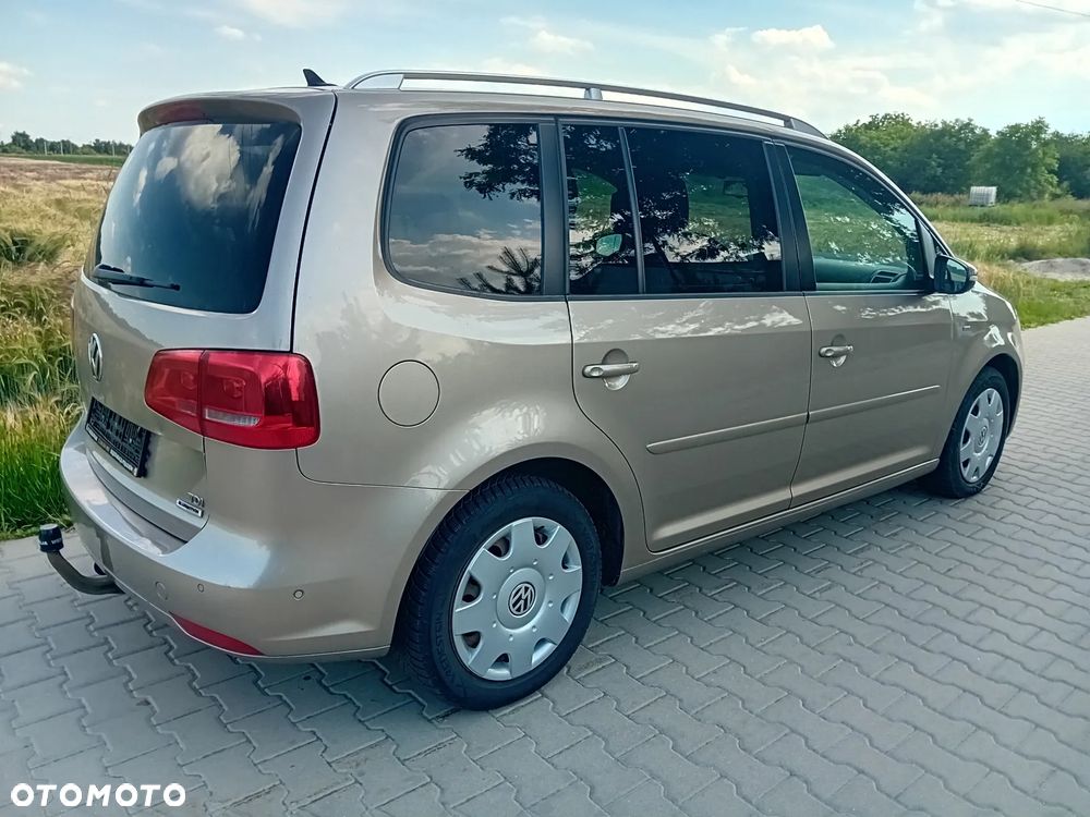 Volkswagen Touran - 10