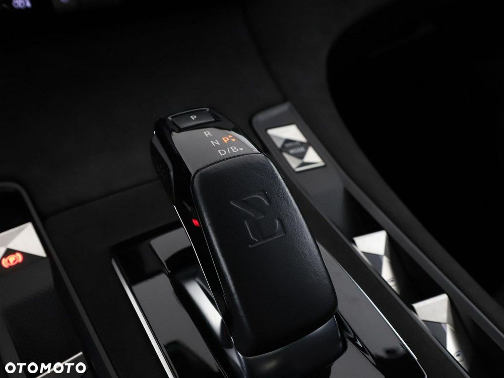 DS Automobiles DS 7 Crossback - 32