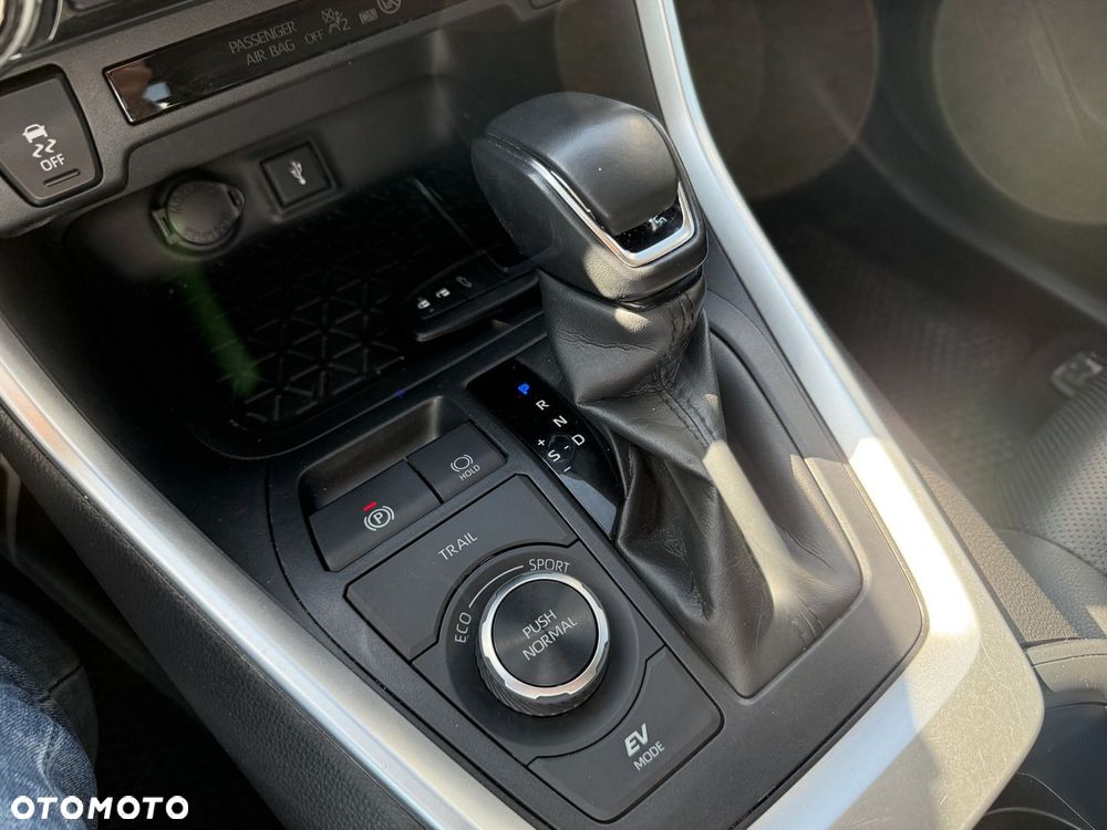 Toyota RAV4 - 22
