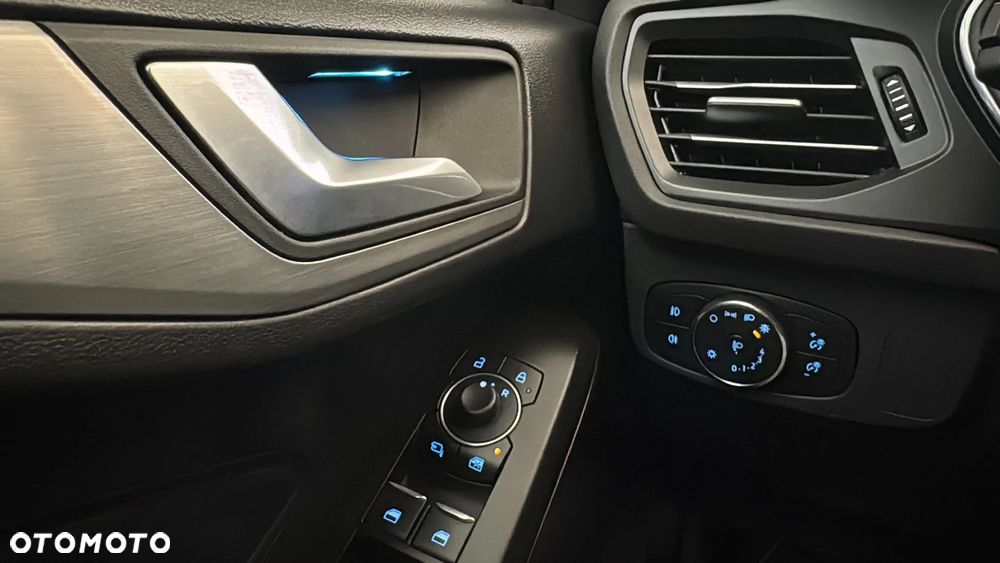 Ford Focus 1.0 EcoBoost Titanium X - 12