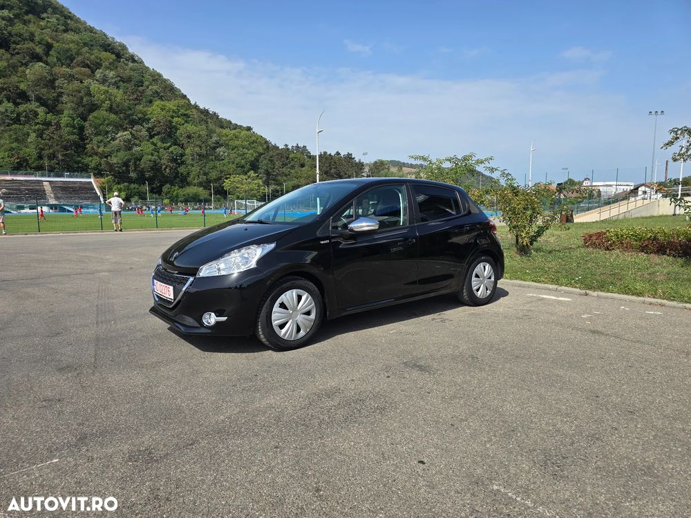 Peugeot 208 - 1