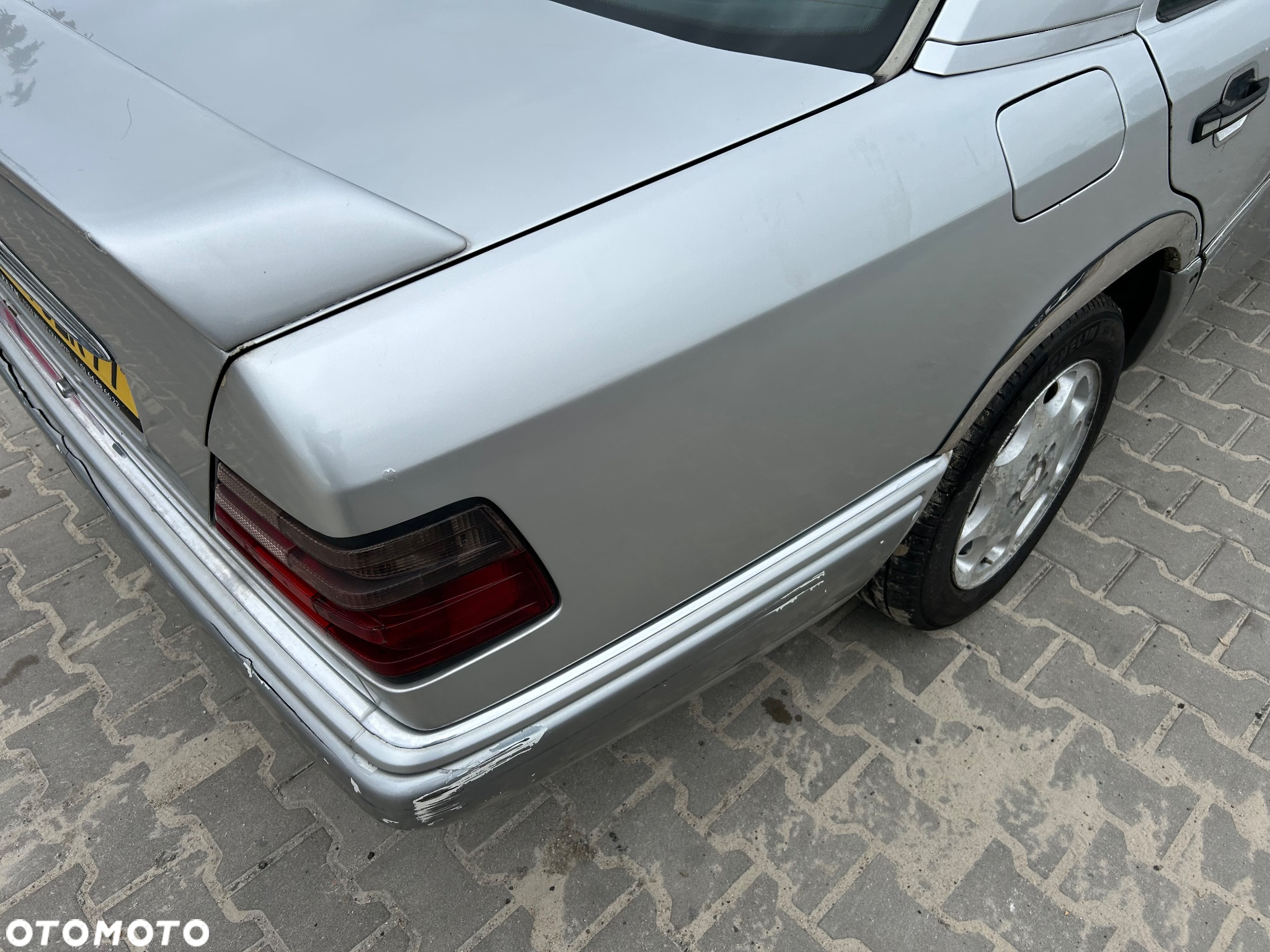 Mercedes-Benz Klasa E 300 D Turbo - 18