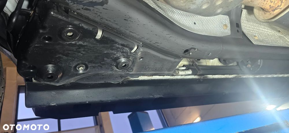 Land Rover Discovery - 30