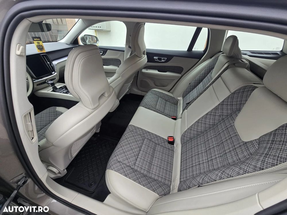 Volvo V60 D4 Momentum - 15