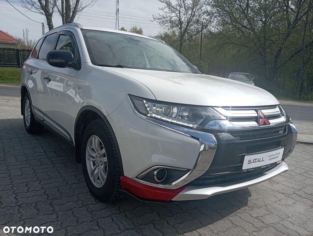 Mitsubishi Outlander 2.0 Invite + 2WD
