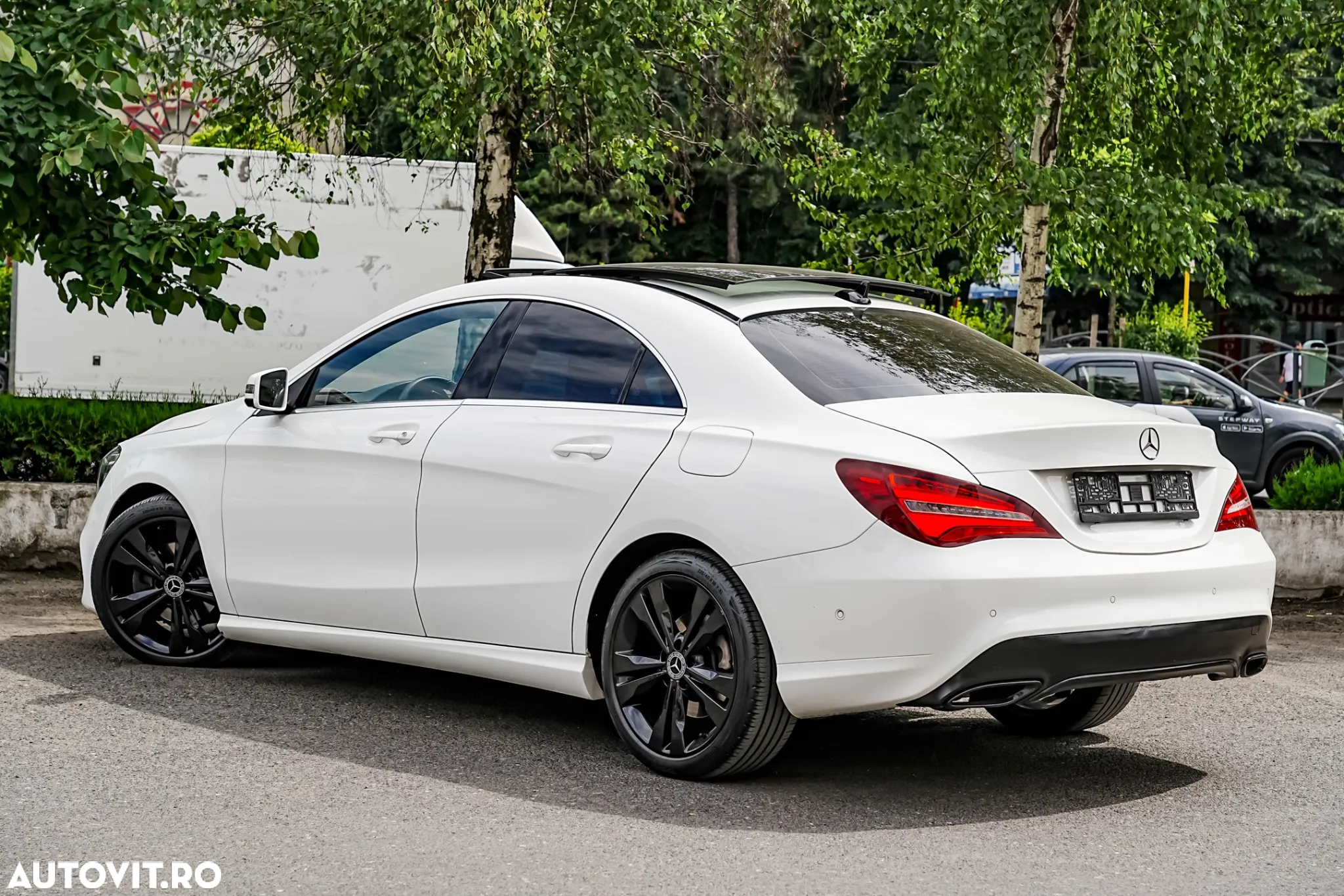 Mercedes-Benz CLA 180 7G-DCT AMG Line - 12