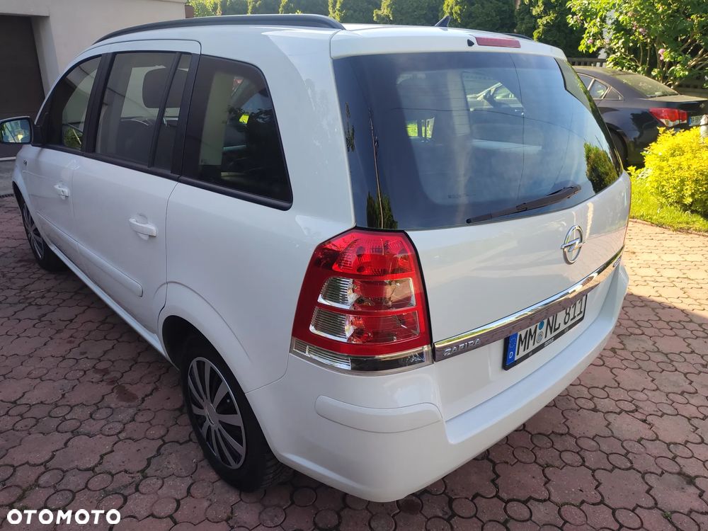 Opel Zafira 1.6 Cosmo - 33