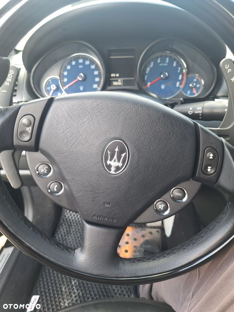 Maserati GranTurismo S Automat - 14