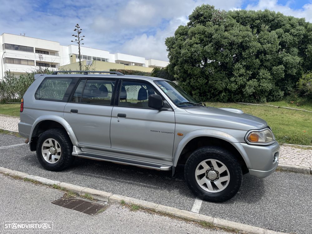 Mitsubishi Pajero Sport 2.5 TD GLS - 2