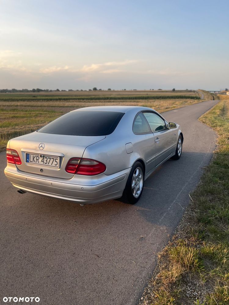Mercedes-Benz CLK - 16