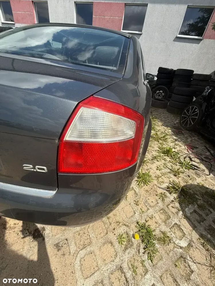 Lampa tył Lewa Audi A4 B6 - 1