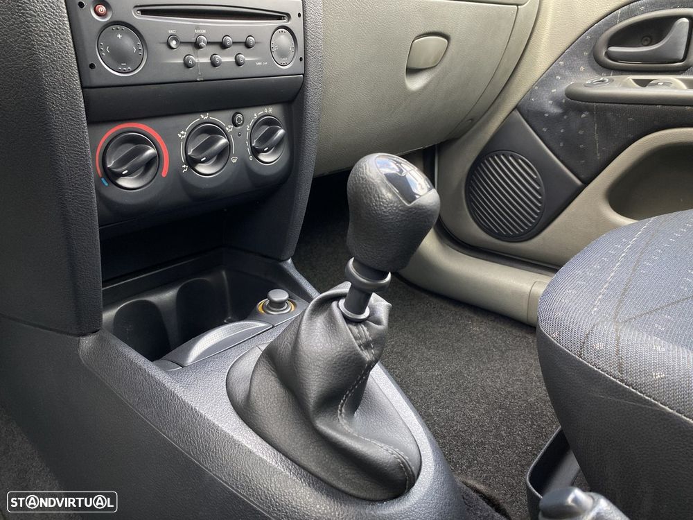 Renault Clio 1.2 16V Expression - 14