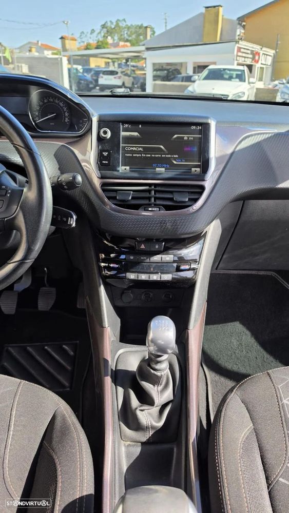 Peugeot 2008 1.6 e-HDi Allure - 15