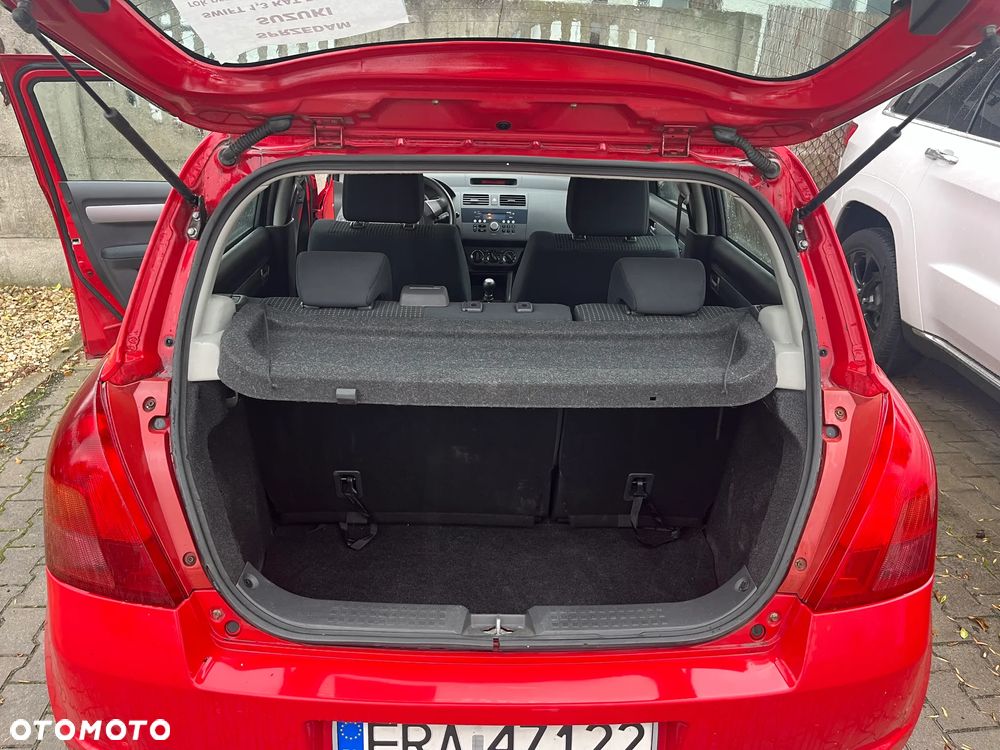 Suzuki Swift 1.3 Club - 3