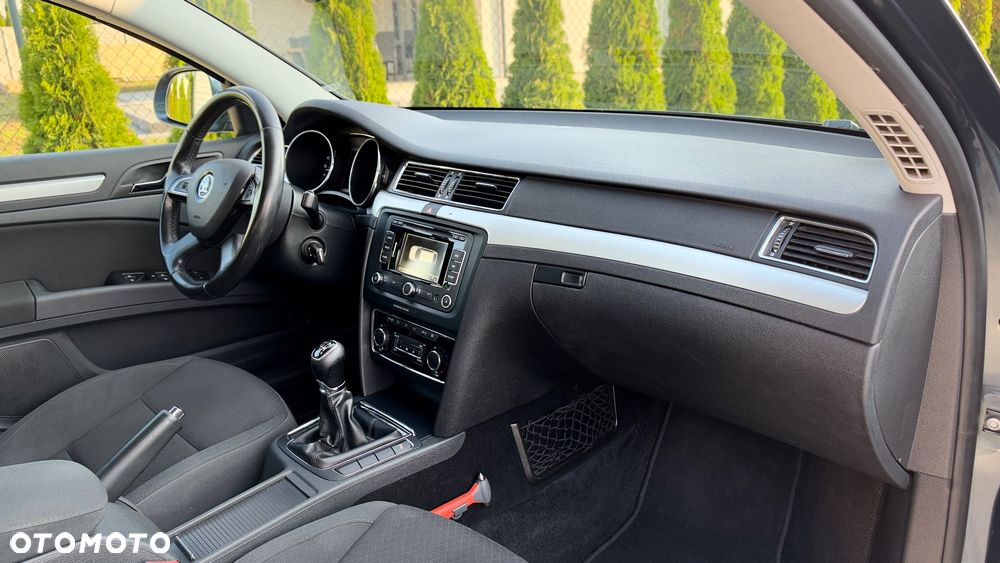 Skoda Superb 1.6 TDI GreenLine - 25