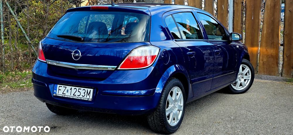 Opel Astra 1.8 Innovation - 17