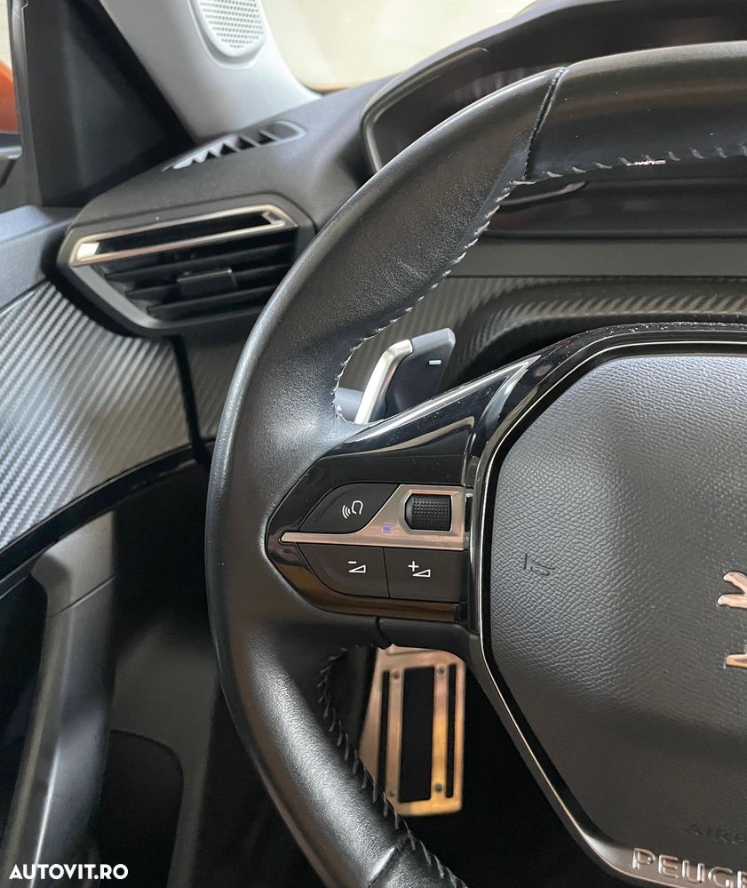 Peugeot 2008 1.2 L PureTech STT EAT8 GT Line - 24