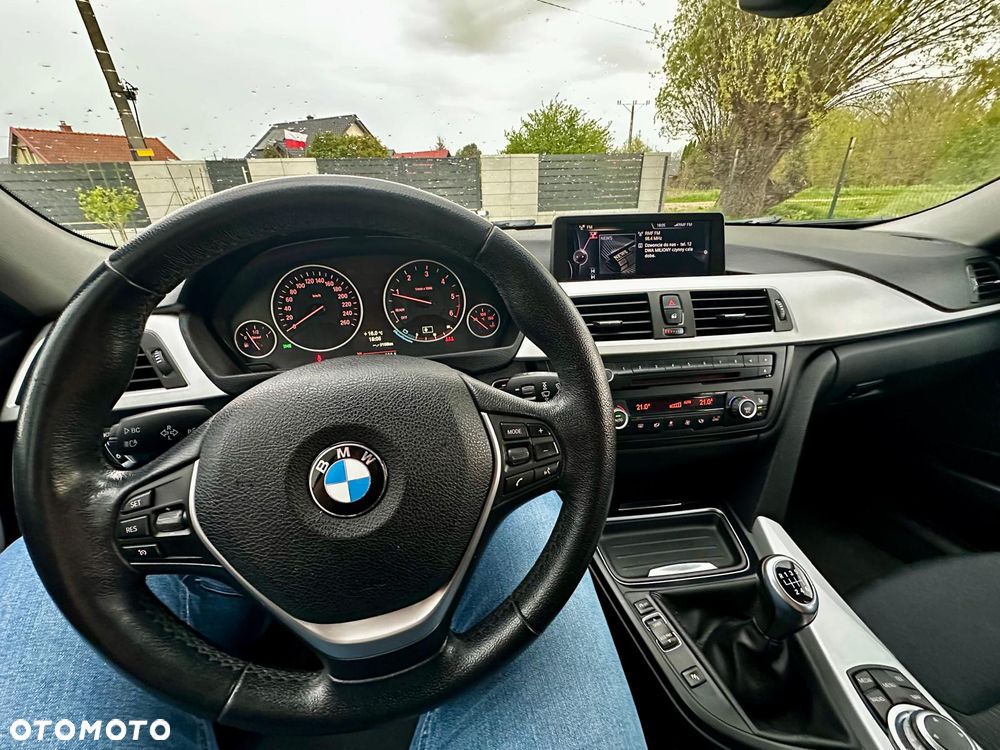 BMW Seria 3 318d DPF - 13
