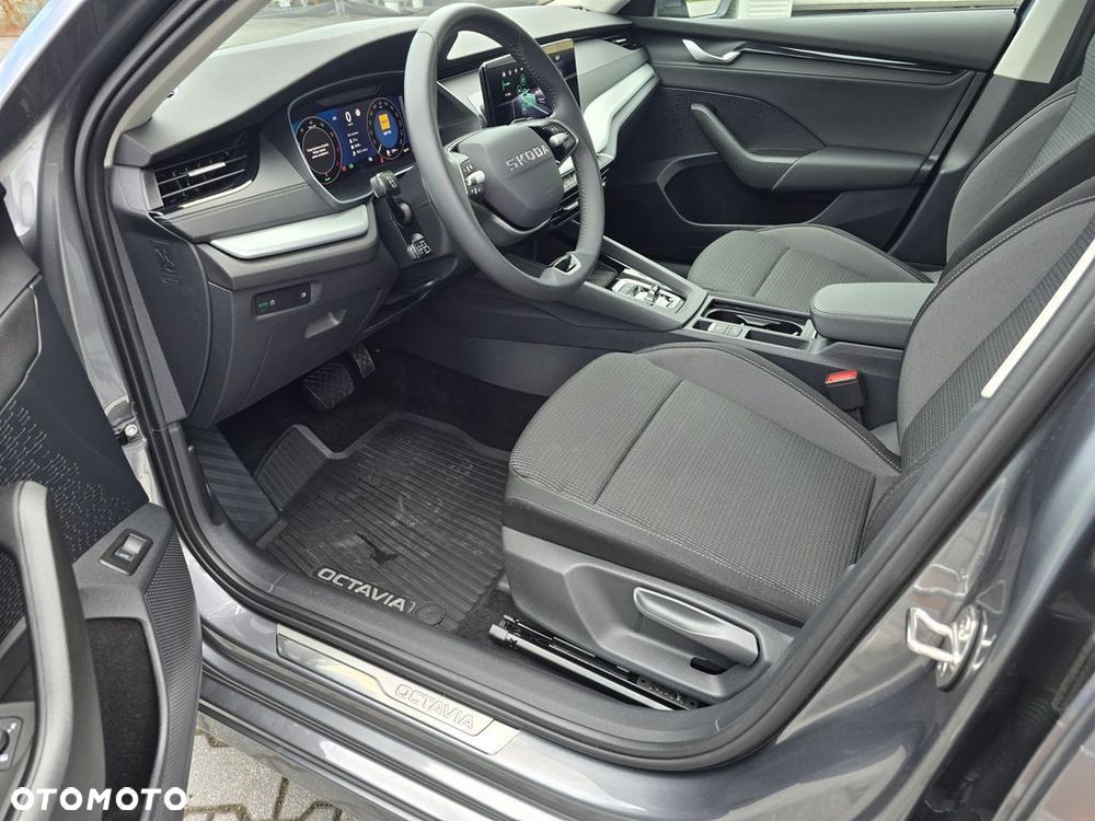 Skoda Octavia 1.5 TSI mHEV Selection DSG - 11