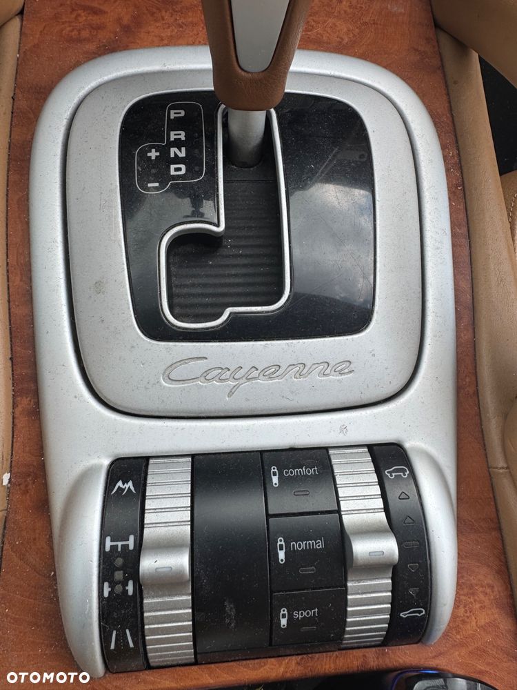 Porsche Cayenne - 11