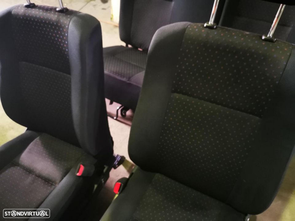 DAIHATSU SIRION CONJUNTO DE BANCOS FRENTE E TRÁS B013 - 4