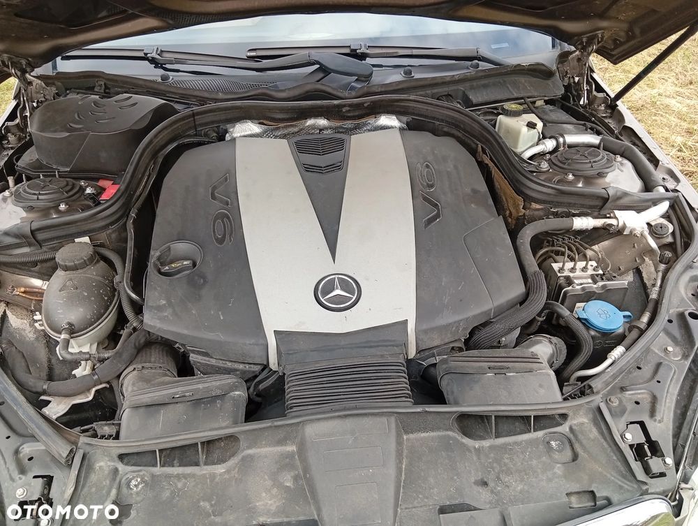 Mercedes-Benz Klasa E 300 CDI DPF BlueEFFICIENCY 7G-TRONIC Avantgarde - 37