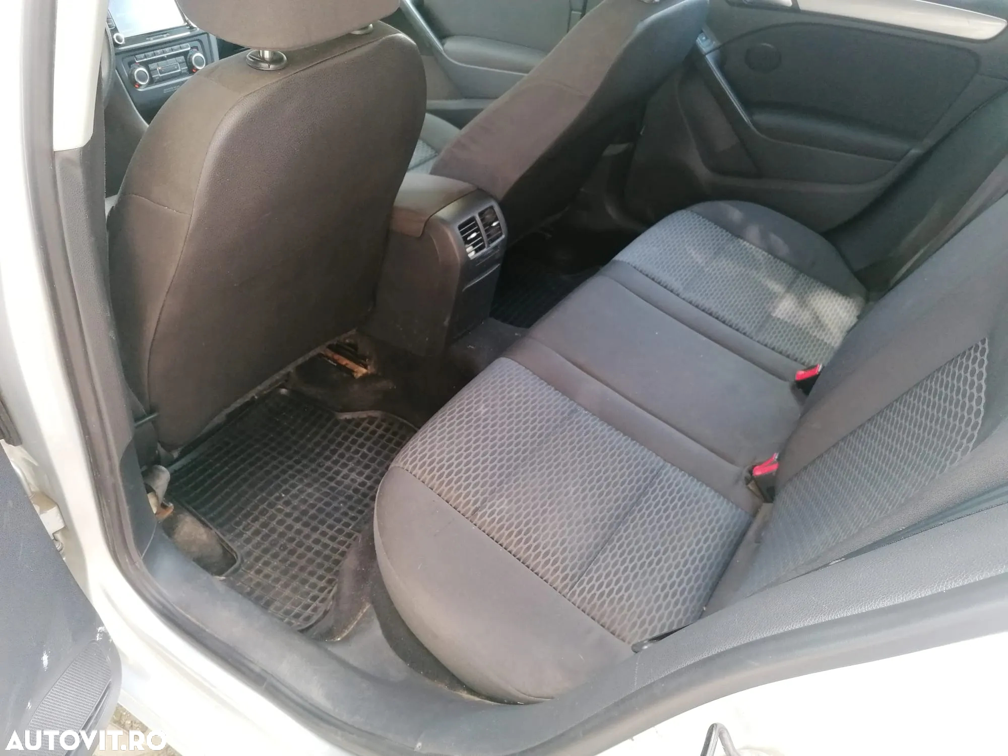 Volkswagen Golf - 10