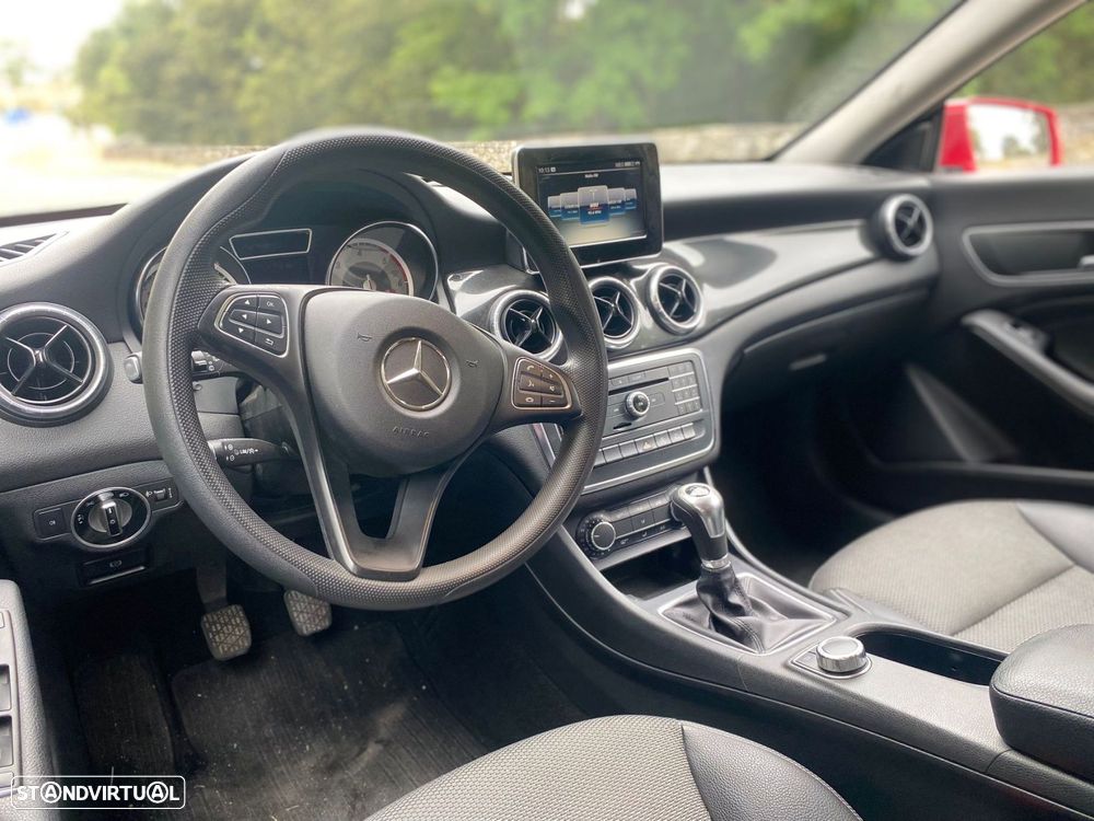 Mercedes-Benz CLA 200 d Shooting Brake Urban - 15