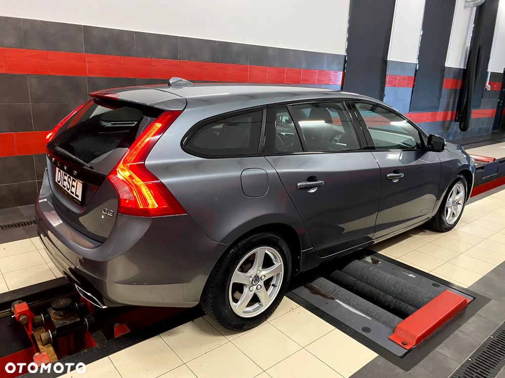 Volvo V60 D2 Summum - 10