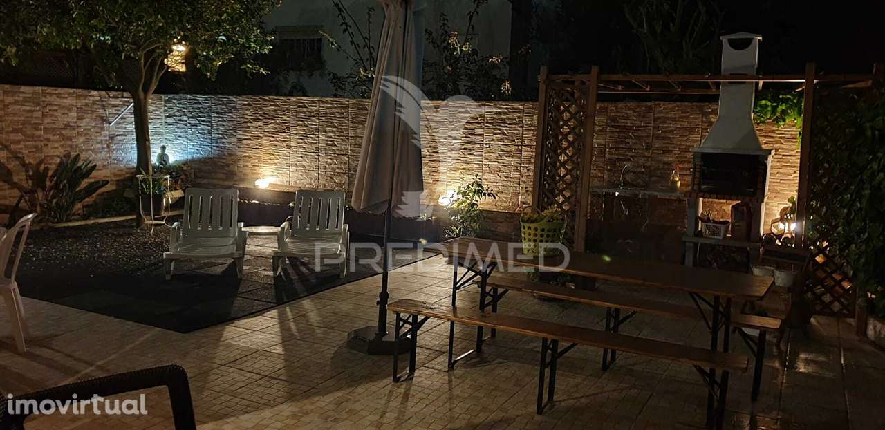 Moradia T5 remodelada - Grande imagem: 2/33