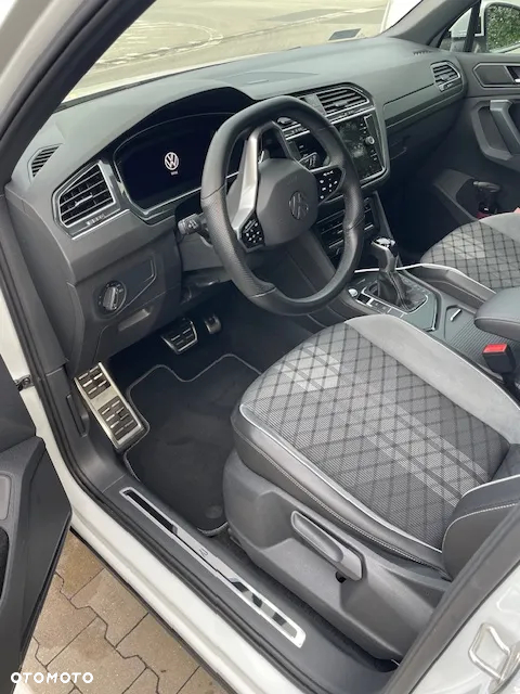 Volkswagen Tiguan - 12