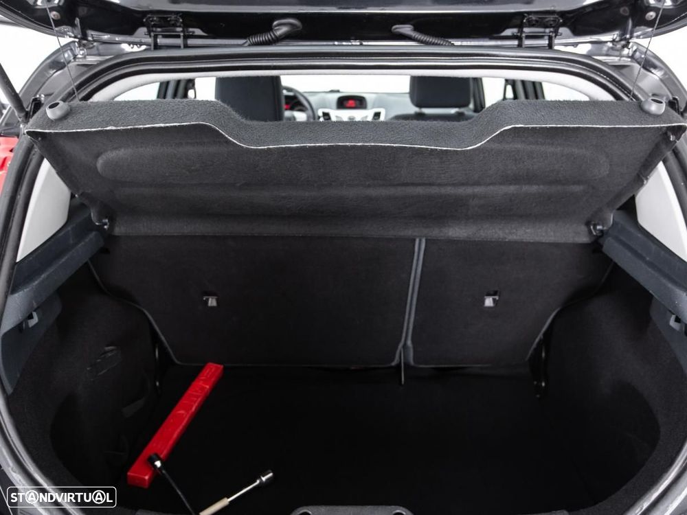 Ford Fiesta - 11