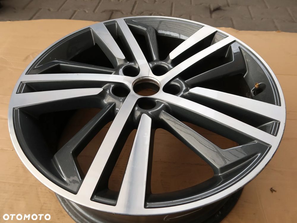 Z6 Felga Audi Q5 SQ5 80A601025AE 8x20et39 - 2