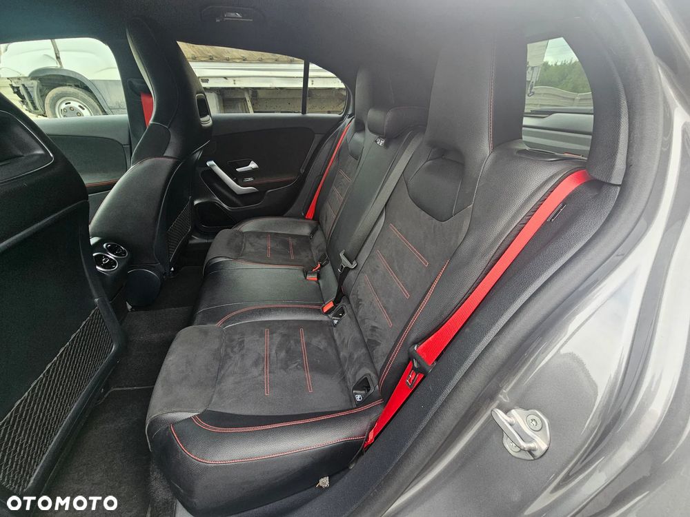 Mercedes-Benz Klasa A 35 AMG 4-Matic 7G-DCT - 9