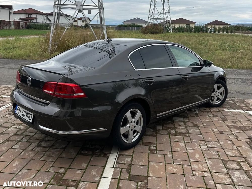 Volkswagen Passat 2.0 TDI BlueMotion Technology DSG Comfortline - 4