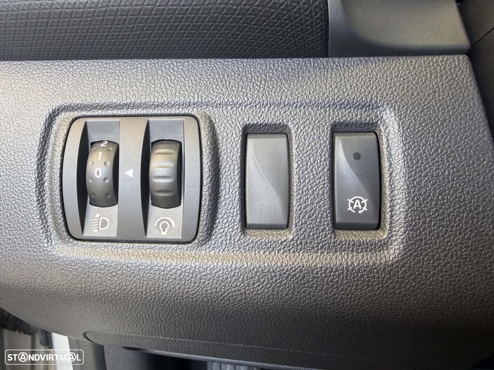 Renault Clio 1.5 dCi Dynamique S EDC - 27