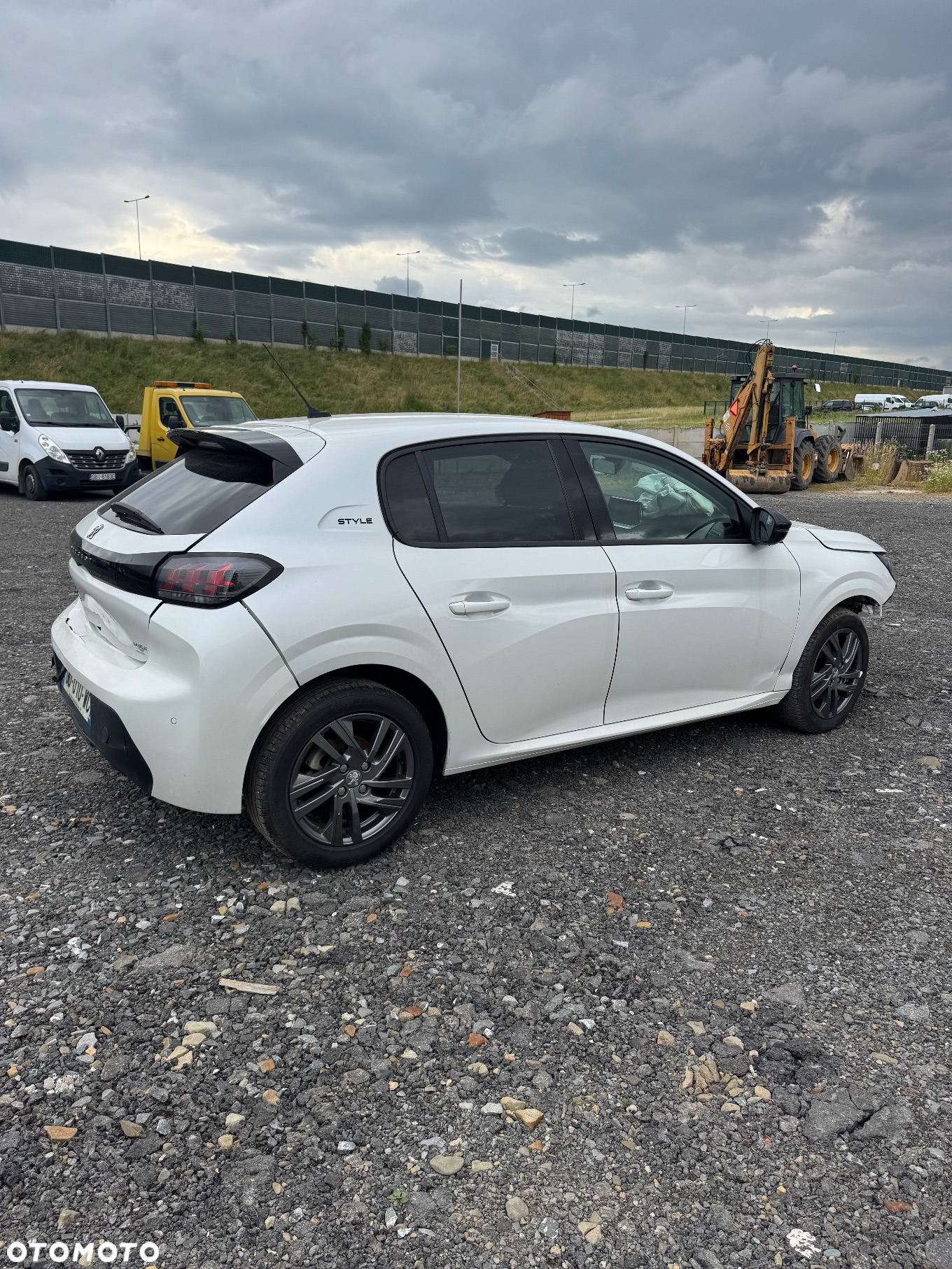 Peugeot 208 - 5