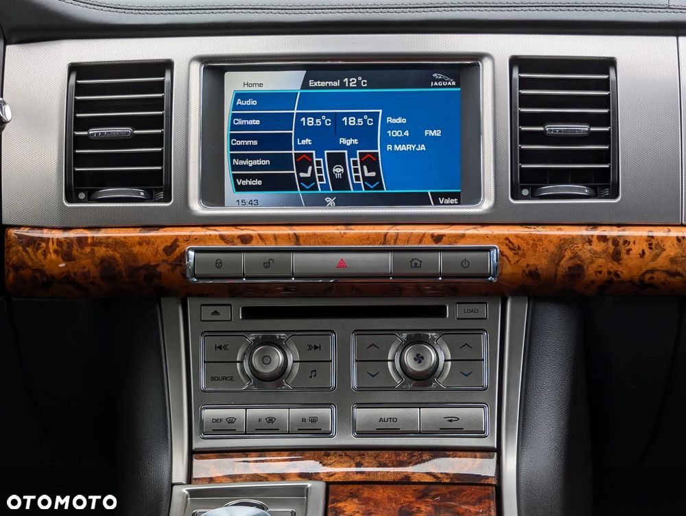 Jaguar XF 3.0 V6 S Luxury - 27