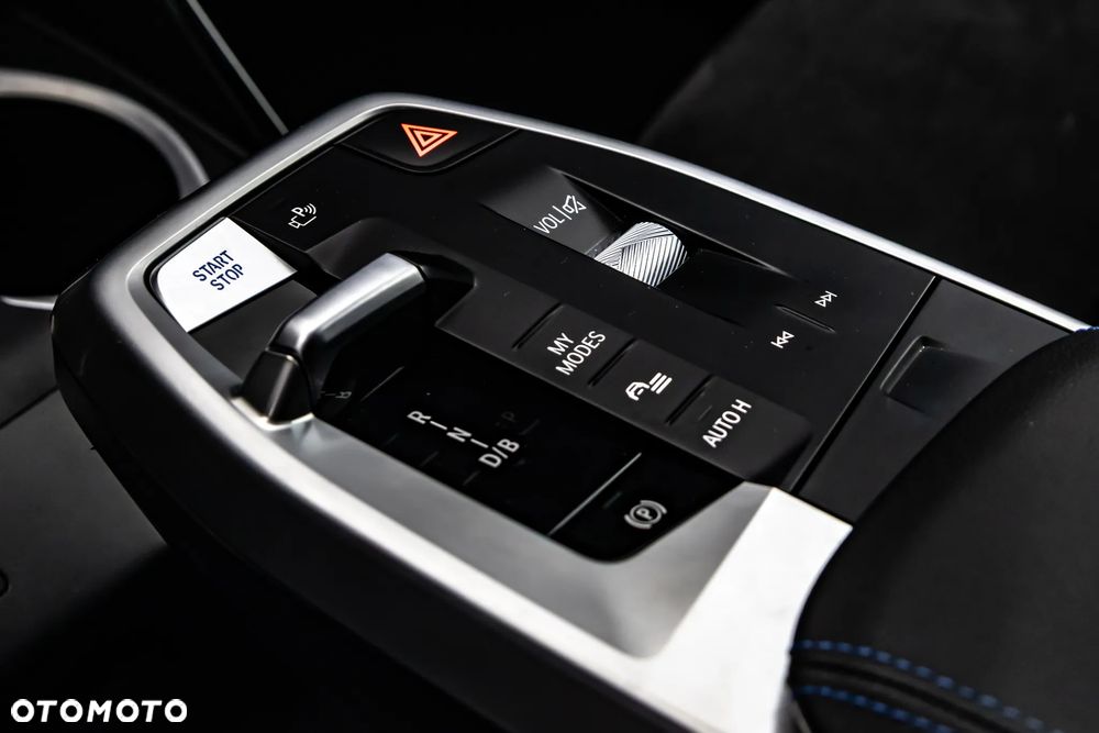 BMW iX1 xDrive30 66.5kWh M Sport - 25