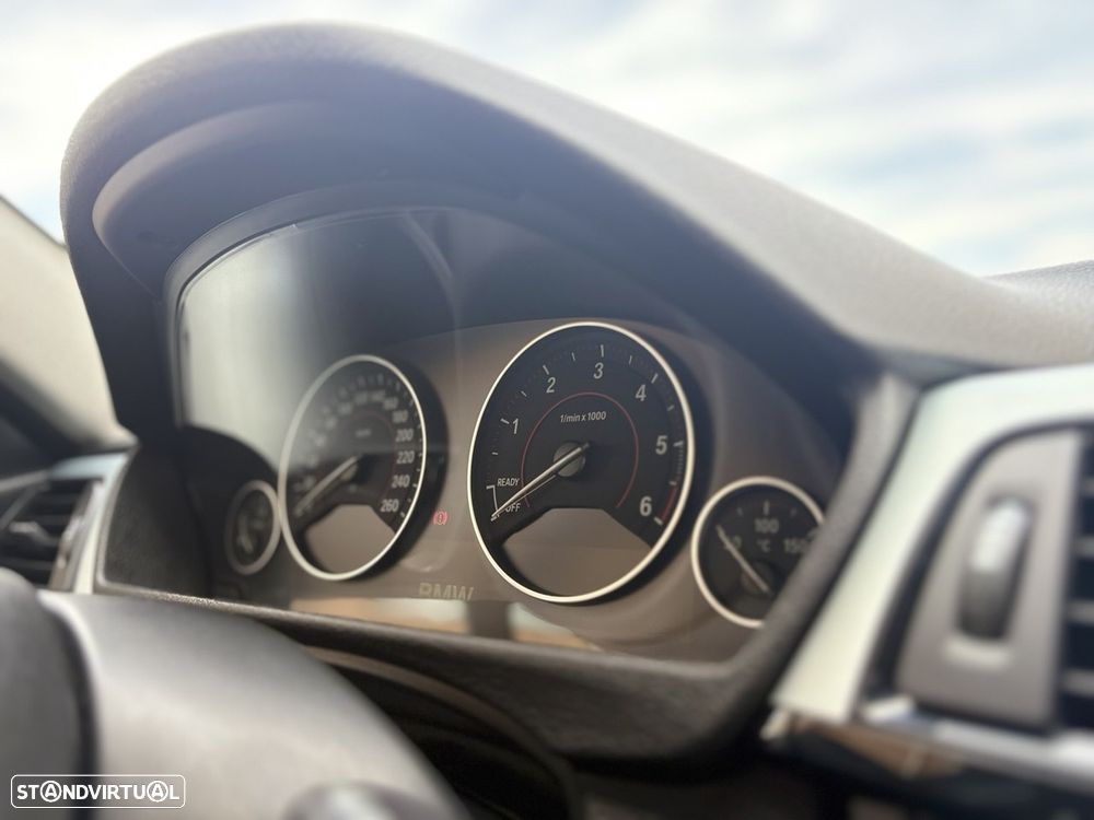 BMW 318 d Auto Line Sport - 23