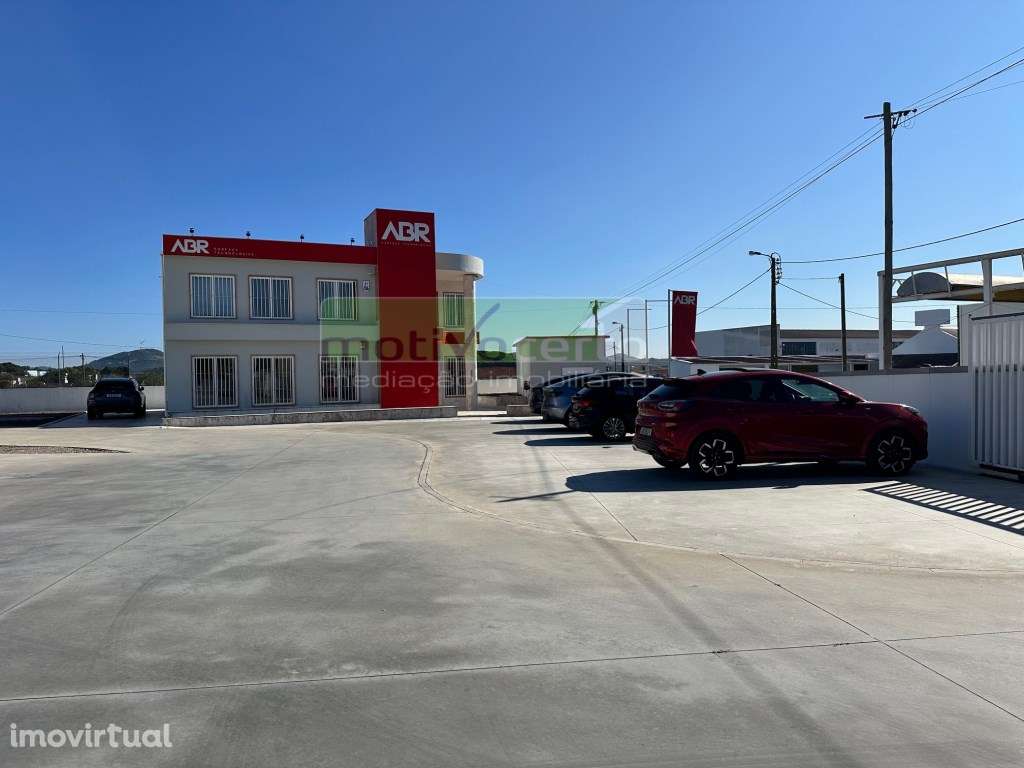 Escritório com Estacionamento Privativo em Montelavar, Sintra - Grande imagem: 2/20
