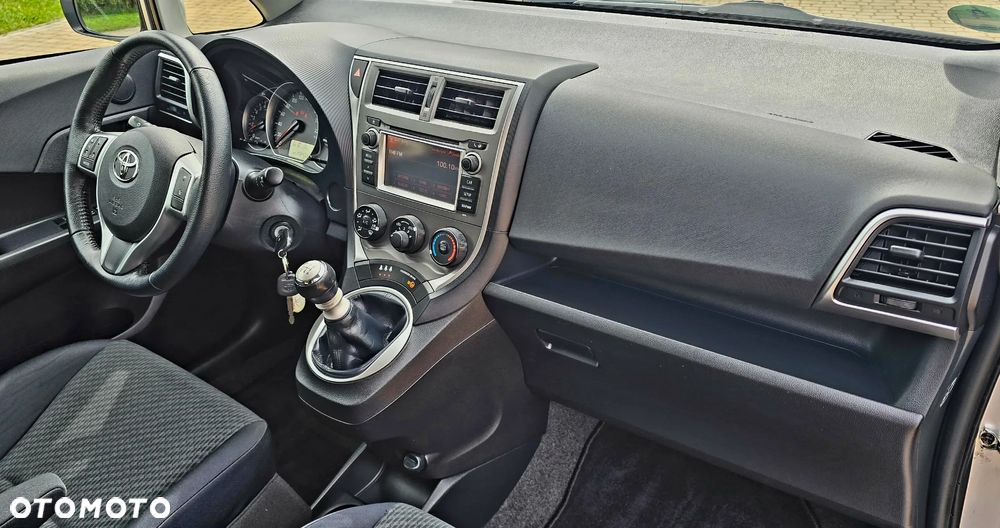 Toyota Verso S - 27