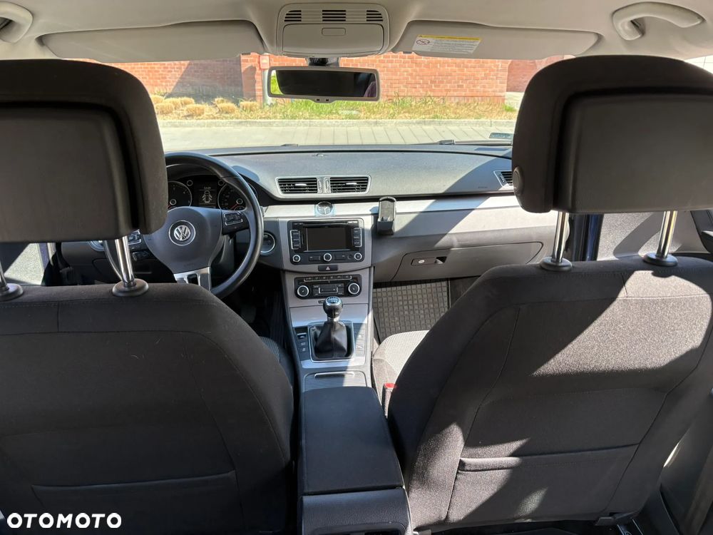 Volkswagen Passat 2.0 TDI BlueMotion Technology Comfortline - 17
