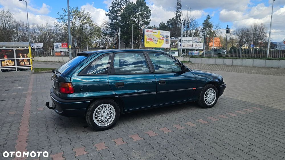 Opel Astra 1.6 16V Dream - 21