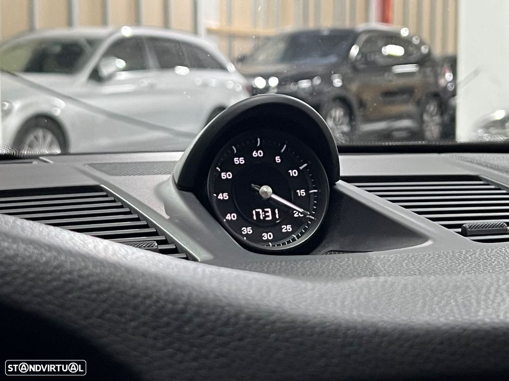 Porsche 911 Série F - 32