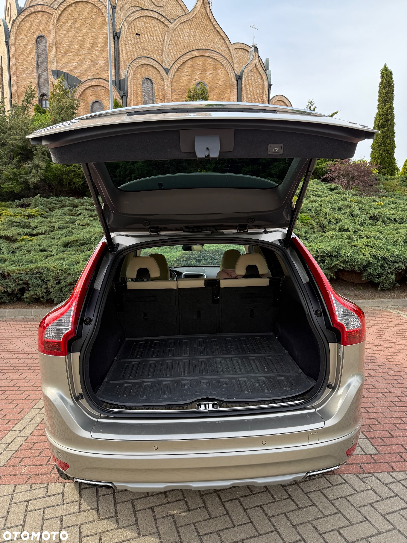 Volvo XC 60 T5 Drive-E Momentum - 10