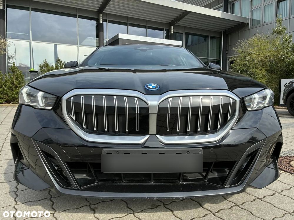 BMW Seria 5 530e PHEV M Sport - 3