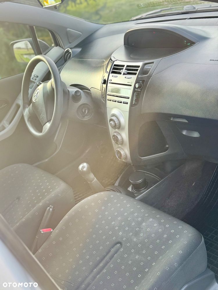 Toyota Yaris 1.3 Prestige - 14